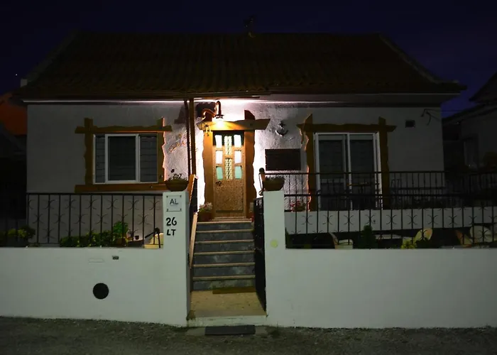 Os Piratas بيت ريفي *