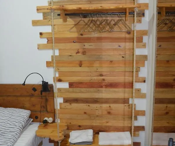 Os Piratas بيت ريفي *